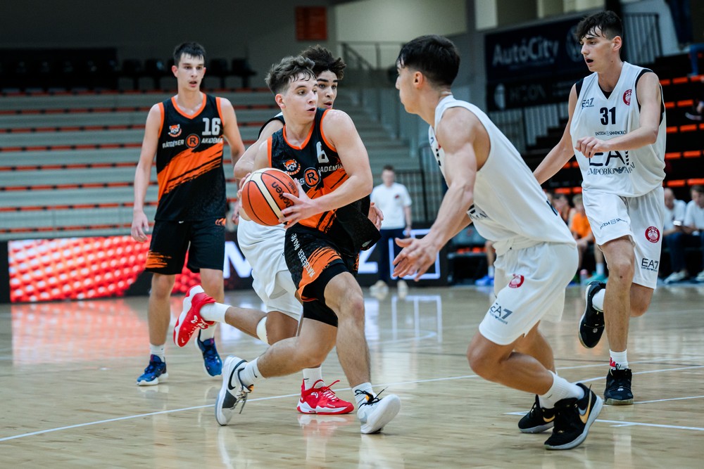 Olimpia Milano – NKA Pécs U16