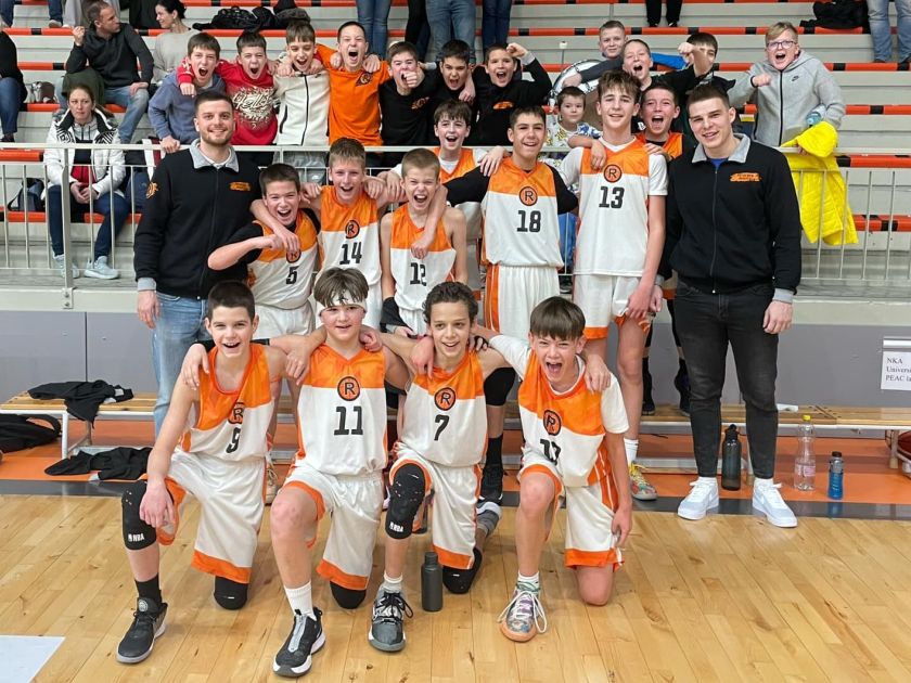 Sokat segítettek a kemény nemzetközi tornák – U12-es fiú csapatunk első helyen végzett!